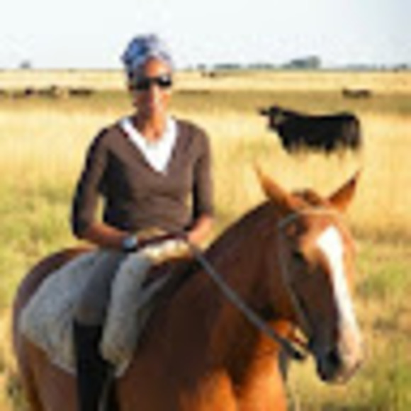 Meet your Posher, Giselle - Picture 1 of 1